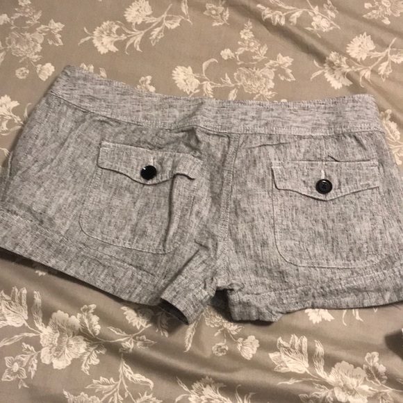 Express Shorts - Picture 3 of 3